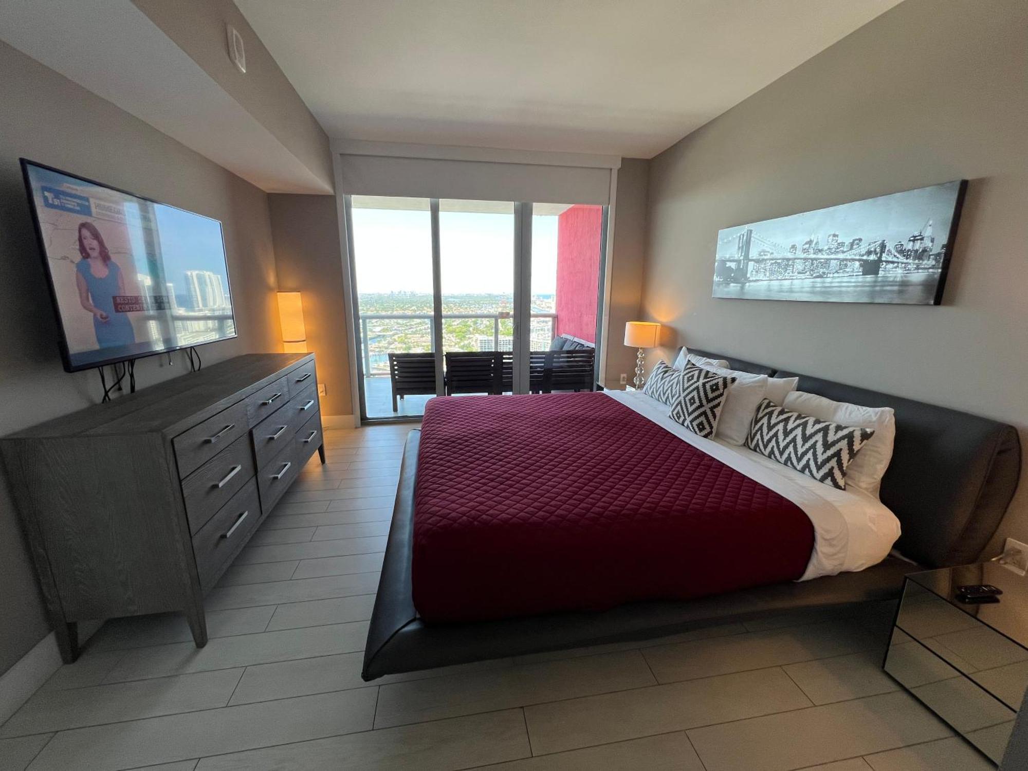Mvr Apartments At Beachwalk Resort Халландейл-Бич Экстерьер фото