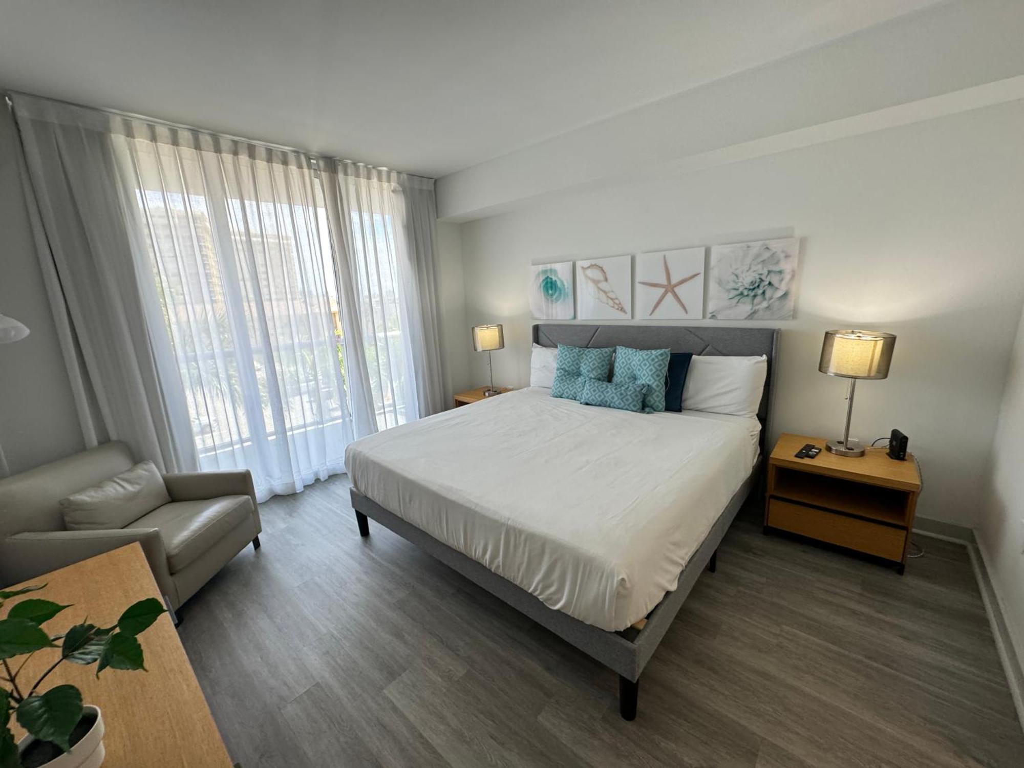 Mvr Apartments At Beachwalk Resort Халландейл-Бич Экстерьер фото
